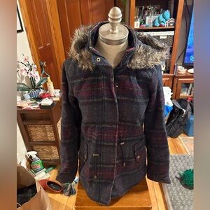 Women’s Winter Jacket with Fuzzy Hood Mossimo Supply Co Brand Size M